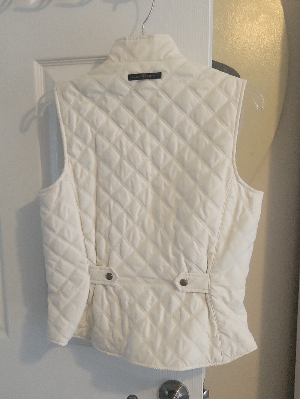 Ariat SzSm Cream Quilted Diamond Vest snap back inside, outside pockets - Picture 7 of 7